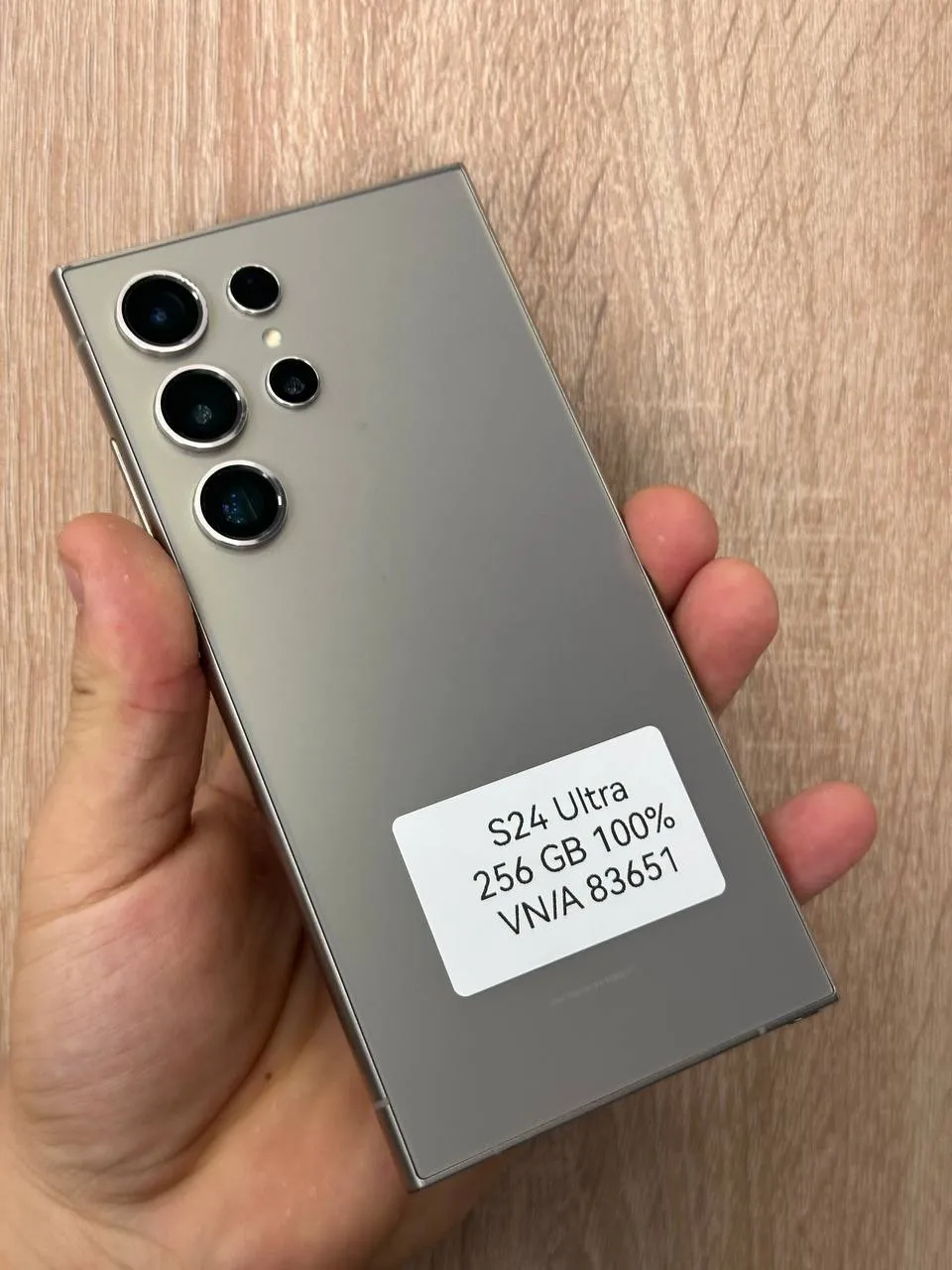 Samsung S24 Ultra — 256 GB — Titan