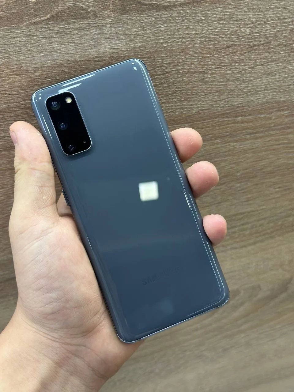 Samsung S20 — 12 GB — Kulrang