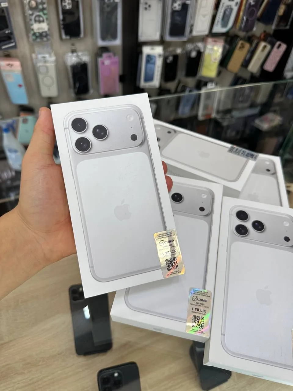 IPhone 17 Pro Max — 256 GB — Oq
