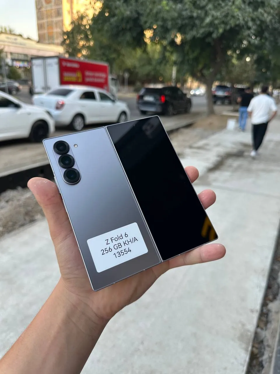 Samsung Z Fold 6 — 256 GB — Titan