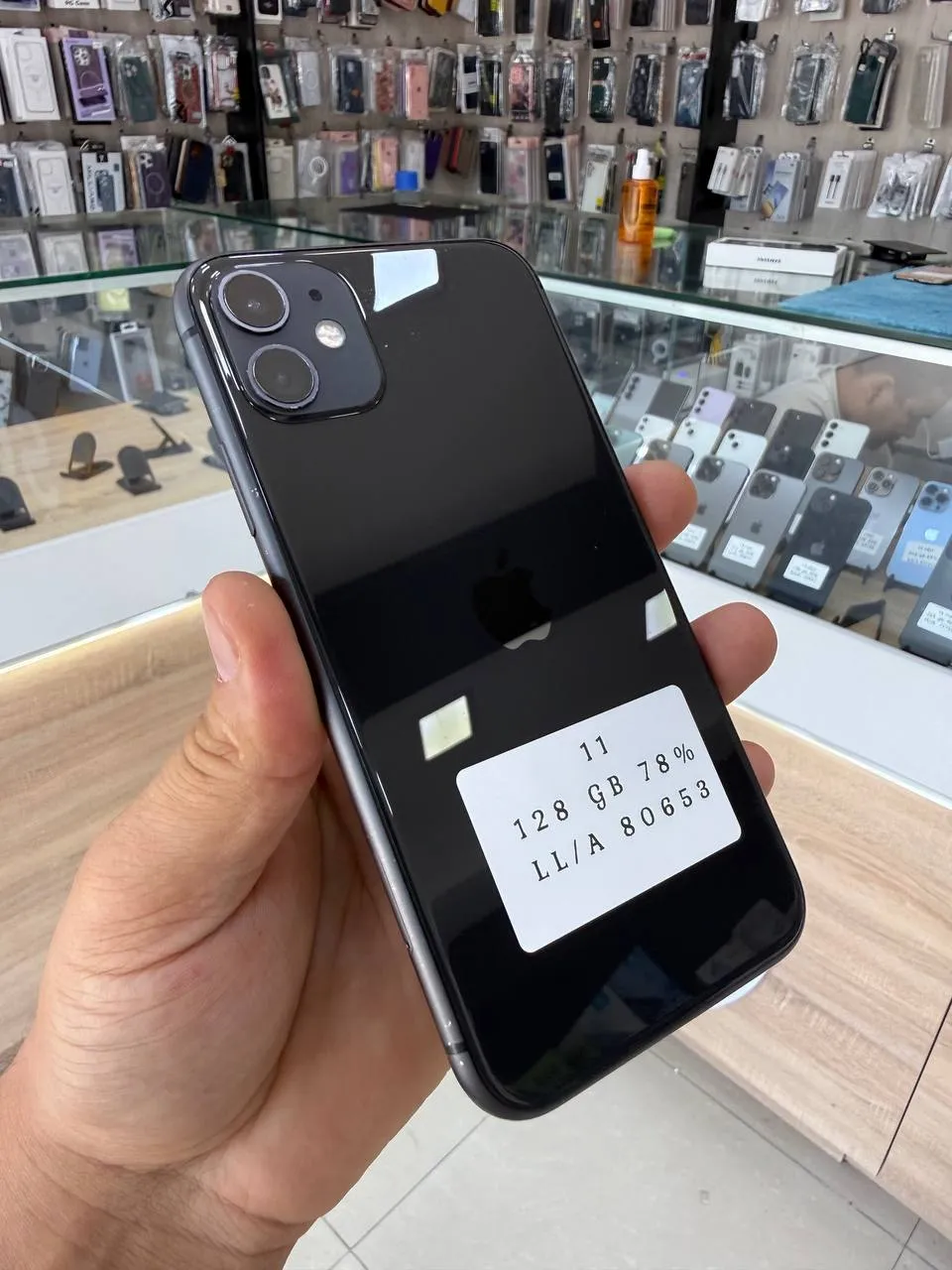 IPhone 11 — 128 GB — Qora