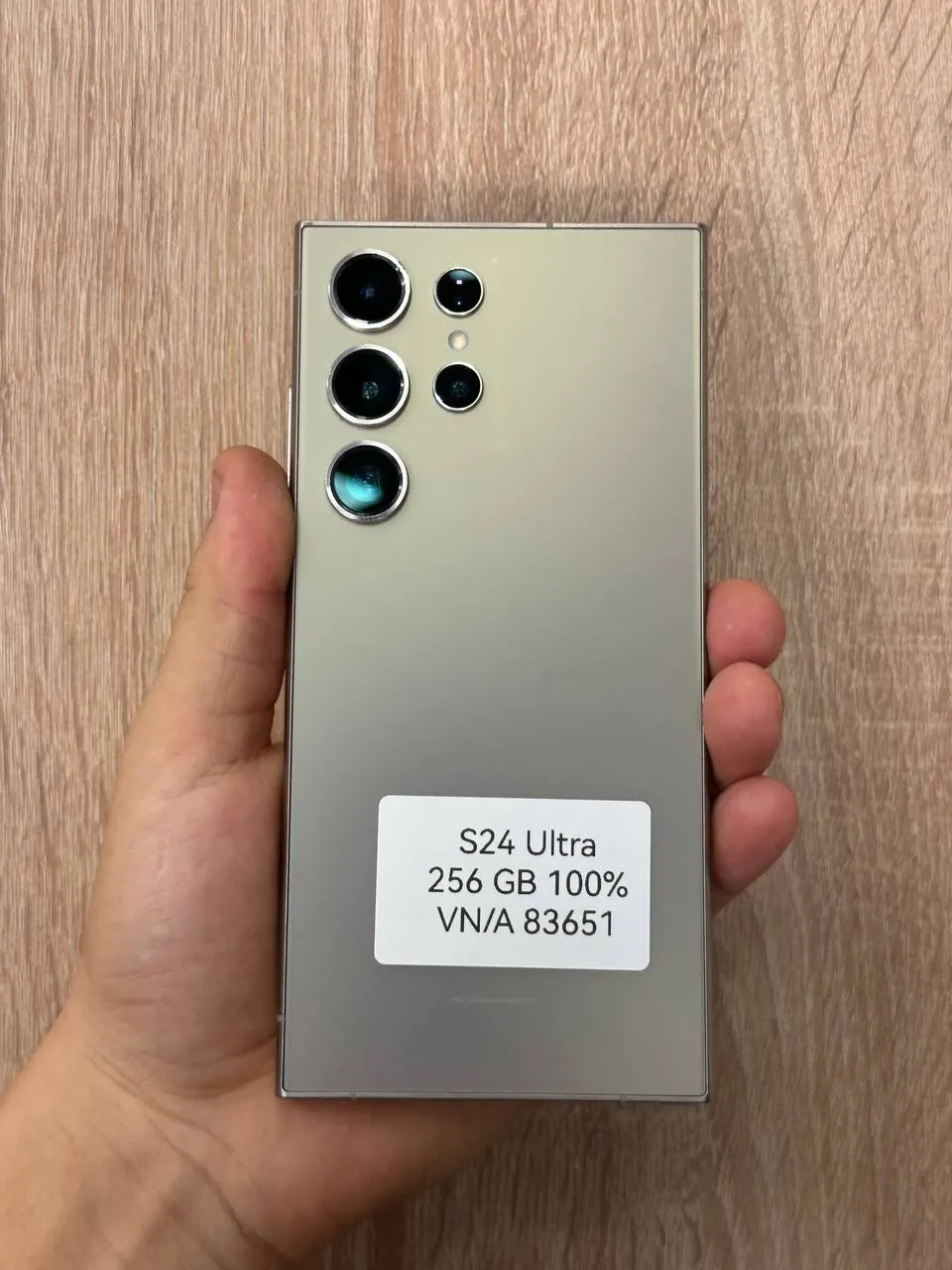 Samsung S24 Ultra — 256 GB — Titan